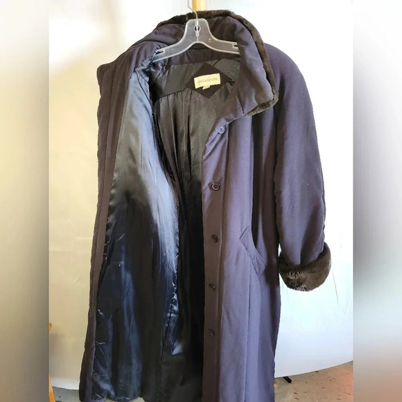 Vintage Womens Jones New York Long  Warm Winter Coat Navy Blue Medium - Picture 3 of 11
